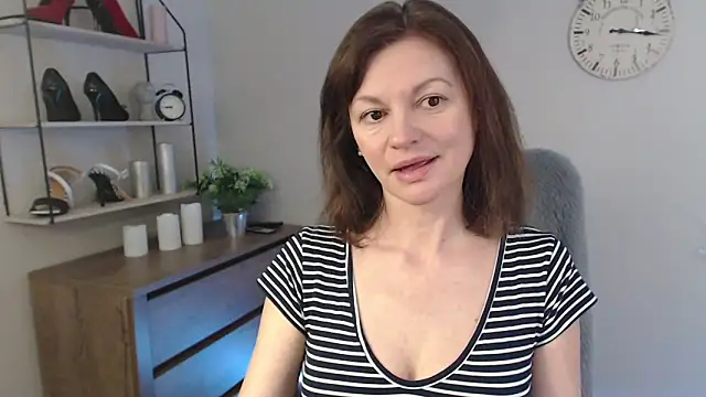 VivianWILD online show from March 7, 2025, 5:29 am