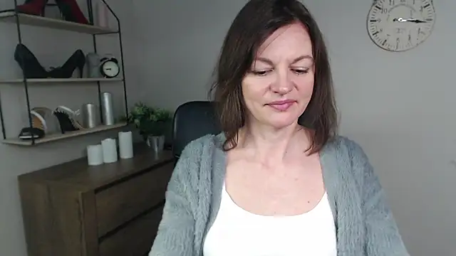 VivianWILD online show from March 3, 2025, 6:52 am