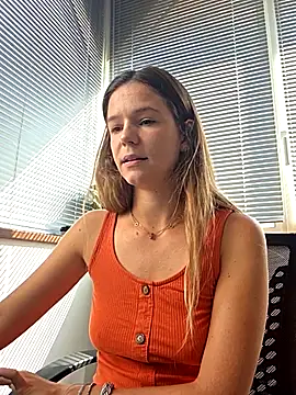 Snapshot of lucie_mehott chatting on July 29, 2026, 8:46 am lucie mehott online show from July 29, 2026, 8:46 am