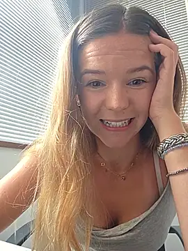 Snapshot of lucie_mehott chatting on July 30, 2026, 9:30 am lucie mehott online show from July 30, 2026, 9:30 am