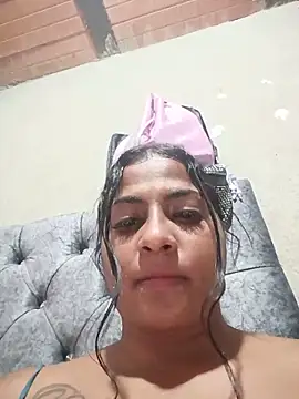 Giselabrunette25 online show from June 12, 2026, 12:52 am