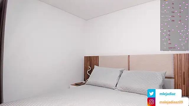 MalejaDiaz  online show from September 11, 2025, 10:10 pm