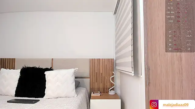 MalejaDiaz  online show from February 12, 2026, 5:45 pm