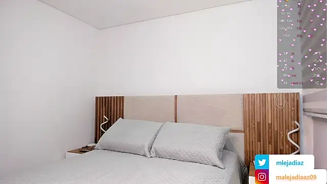 MalejaDiaz  online show from September 8, 2025, 5:12 pm