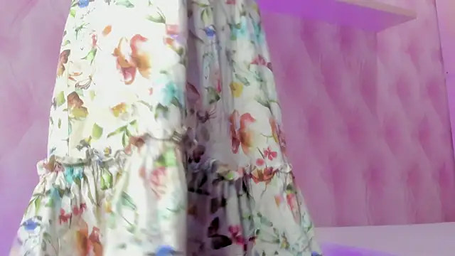 Snapshot of Hilary-banks chatting on March 4, 2025, 3:44 am Hilary-banks online show from March 4, 2025, 3:44 am