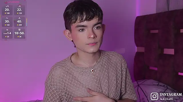 Snapshot of Angelo_018 chatting on September 15, 2025, 4:24 am Angelo 018 online show from September 15, 2025, 4:24 am