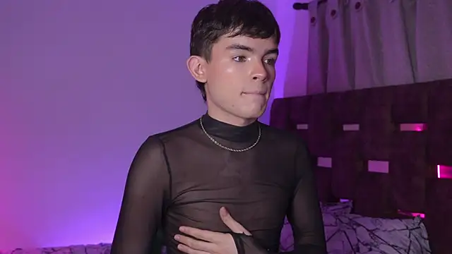 Snapshot of Angelo_018 chatting on September 14, 2025, 5:19 am Angelo 018 online show from September 14, 2025, 5:19 am