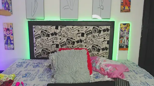 Rihana14 online show from November 6, 2025, 8:57 pm