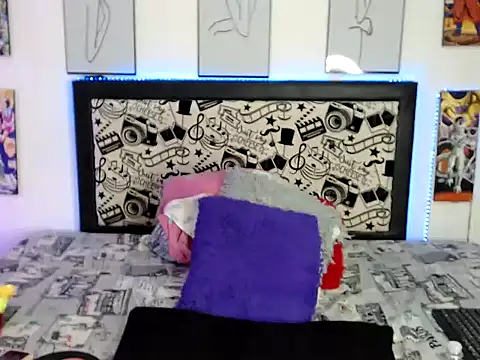 Rihana14 online show from October 31, 2025, 8:38 pm