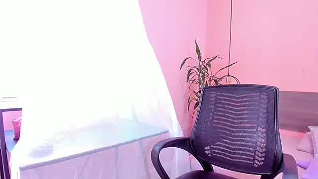 Alana Suares1 online show from September 9, 2025, 8:18 pm