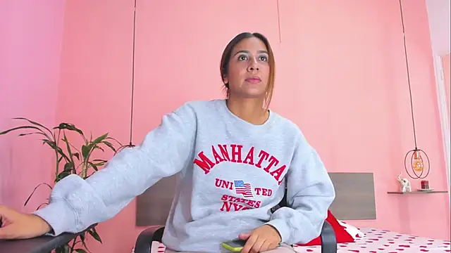 Alana Suares1 online show from February 25, 2025, 7:49 pm