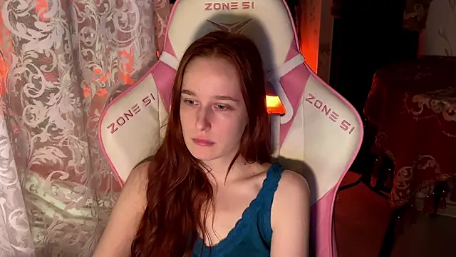 Snapshot of pearl_princess_ chatting on September 23, 2025, 11:56 pm pearl princess online show from September 23, 2025, 11:56 pm