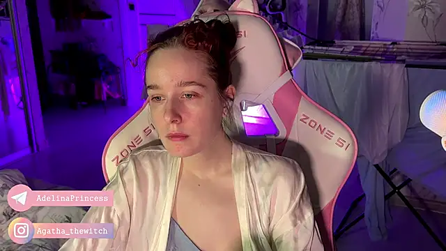 Snapshot of pearl_princess_ chatting on February 22, 2025, 12:49 am pearl princess online show from February 22, 2025, 12:49 am