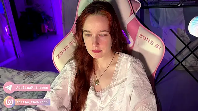 Snapshot of pearl_princess_ chatting on February 19, 2025, 11:46 pm pearl princess online show from February 19, 2025, 11:46 pm