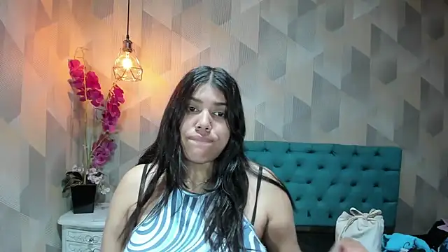 Snapshot of LindaBreeS chatting on December 20, 2025, 1:36 pm LindaBreeS online show from December 20, 2025, 1:36 pm