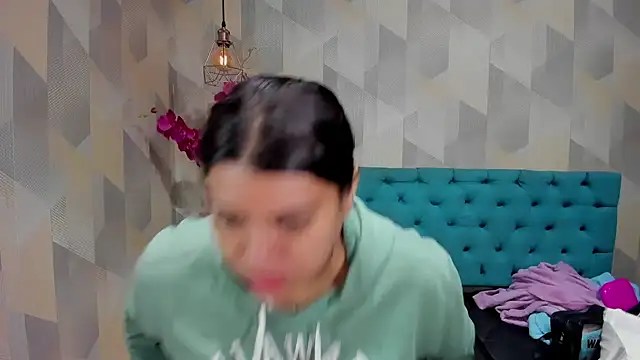 Snapshot of LindaBreeS chatting on October 26, 2025, 12:38 pm LindaBreeS online show from October 26, 2025, 12:38 pm