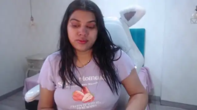 Snapshot of LindaBreeS chatting on November 29, 2025, 10:04 am LindaBreeS online show from November 29, 2025, 10:04 am