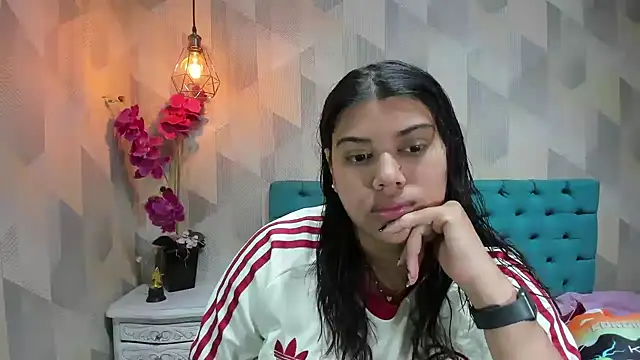 LindaBreeS online show from March 29, 2026, 1:57 pm