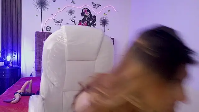 Snapshot of elena_detroya chatting on October 9, 2025, 1:11 pm elena detroya online show from October 9, 2025, 1:11 pm