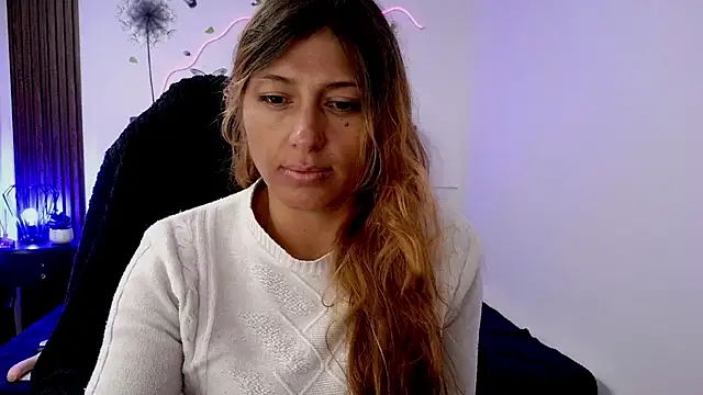 Snapshot of elena_detroya chatting on November 19, 2025, 12:38 pm elena detroya online show from November 19, 2025, 12:38 pm