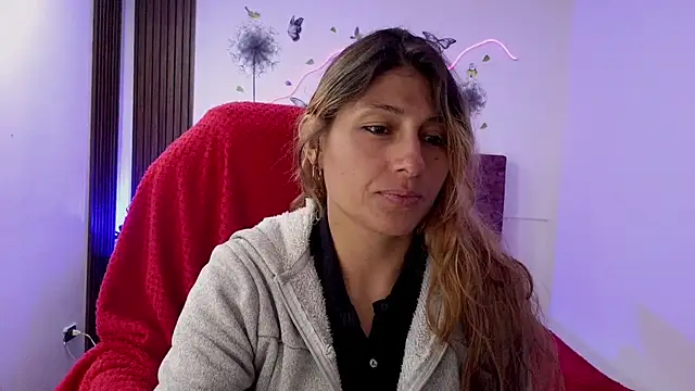 Snapshot of elena_detroya chatting on October 24, 2025, 12:37 pm elena detroya online show from October 24, 2025, 12:37 pm