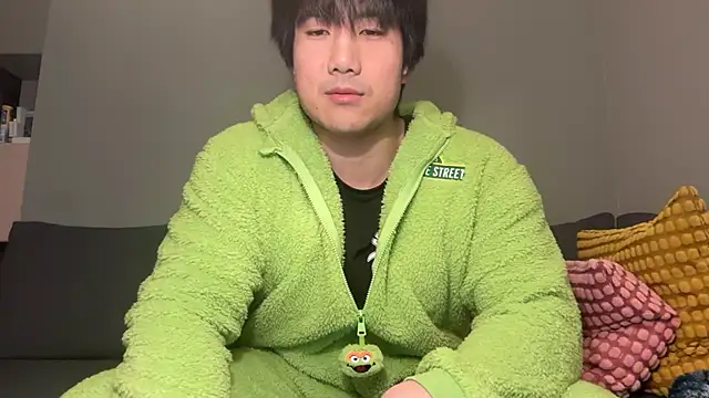 jungcock3210 online show from December 15, 2025, 5:19 pm