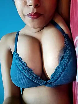 sexyindi couple online show from November 9, 2025, 1:26 pm