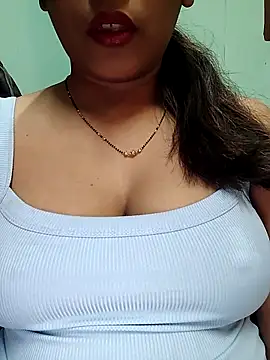 Snapshot of sexyindi_couple chatting on March 7, 2025, 2:12 pm sexyindi couple online show from March 7, 2025, 2:12 pm