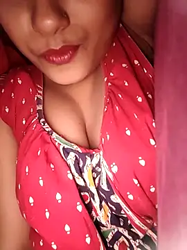 Snapshot of sexyindi_couple chatting on January 27, 2025, 10:49 am sexyindi couple online show from January 27, 2025, 10:49 am