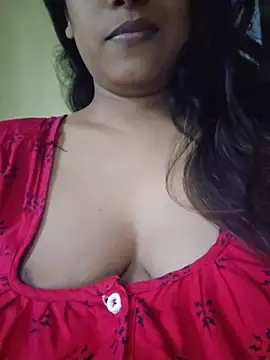 Snapshot of sexyindi_couple chatting on July 11, 2026, 11:21 am sexyindi couple online show from July 11, 2026, 11:21 am