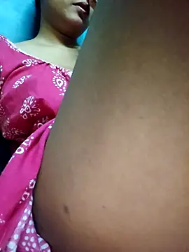 Snapshot of sexyindi_couple chatting on September 27, 2025, 2:12 pm sexyindi couple online show from September 27, 2025, 2:12 pm