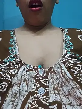 Snapshot of sexyindi_couple chatting on June 10, 2026, 7:53 am sexyindi couple online show from June 10, 2026, 7:53 am