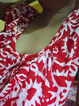 Snapshot of sexyindi_couple chatting on July 9, 2026, 6:58 am sexyindi couple online show from July 9, 2026, 6:58 am