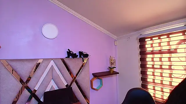 Snapshot of Naughty_Kittenm chatting on October 9, 2025, 11:33 am Naughty Kittenm online show from October 9, 2025, 11:33 am