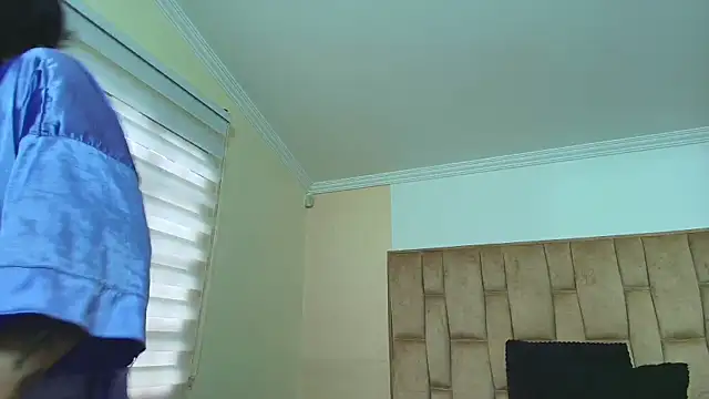 Snapshot of Naughty_Kittenm chatting on December 5, 2025, 11:31 am Naughty Kittenm online show from December 5, 2025, 11:31 am