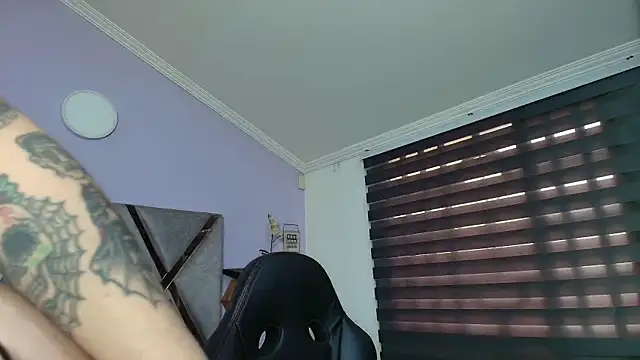 Snapshot of Naughty_Kittenm chatting on October 3, 2025, 11:34 am Naughty Kittenm online show from October 3, 2025, 11:34 am