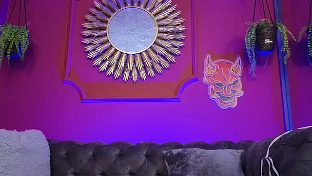 Snapshot of Julieta_Russell chatting on January 15, 2026, 11:57 am Julieta Russell online show from January 15, 2026, 11:57 am