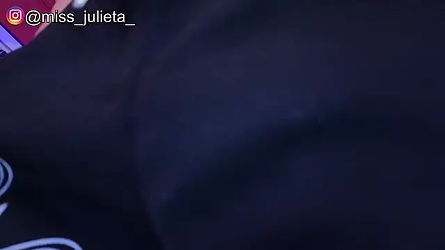 Snapshot of Julieta_Russell chatting on May 25, 2026, 11:42 am Julieta Russell online show from May 25, 2026, 11:42 am