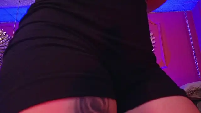 Snapshot of Julieta_Russell chatting on February 4, 2026, 12:11 pm Julieta Russell online show from February 4, 2026, 12:11 pm