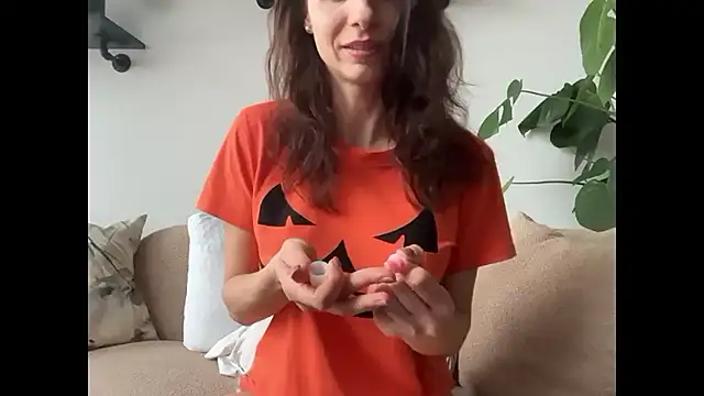 Snapshot of Mary_Wet chatting on October 17, 2025, 11:56 am Mary Wet online show from October 17, 2025, 11:56 am