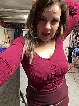 Snapshot of Sunbelxx chatting on April 2, 2026, 8:10 am Sunbelxx online show from April 2, 2026, 8:10 am