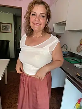 Snapshot of Sunbelxx chatting on July 10, 2026, 8:47 am Sunbelxx online show from July 10, 2026, 8:47 am