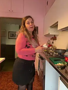 Snapshot of Sunbelxx chatting on April 15, 2026, 7:58 am Sunbelxx online show from April 15, 2026, 7:58 am