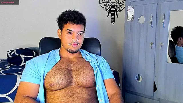 Snapshot of Big_furry_bear13 chatting on March 7, 2025, 8:02 am Big furry bear13 online show from March 7, 2025, 8:02 am