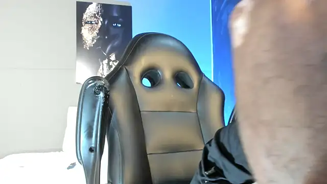 Big furry bear13 online show from March 7, 2026, 7:15 am