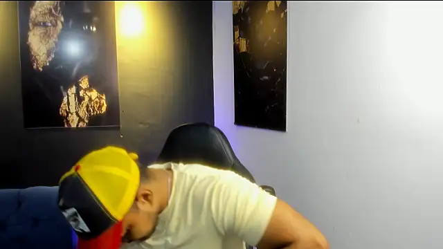 Snapshot of Big_furry_bear13 chatting on December 2, 2025, 6:48 am Big furry bear13 online show from December 2, 2025, 6:48 am