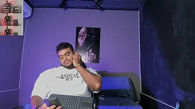 Big furry bear13 online show from April 15, 2026, 3:01 am