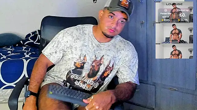 Snapshot of Big_furry_bear13 chatting on March 9, 2025, 9:57 am Big furry bear13 online show from March 9, 2025, 9:57 am