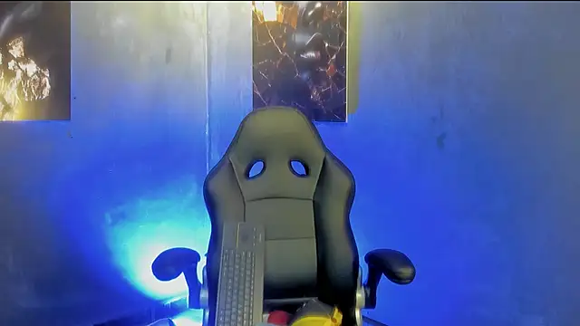 Snapshot of Big_furry_bear13 chatting on September 30, 2025, 5:24 am Big furry bear13 online show from September 30, 2025, 5:24 am