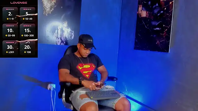 Snapshot of Big_furry_bear13 chatting on September 19, 2025, 4:27 am Big furry bear13 online show from September 19, 2025, 4:27 am